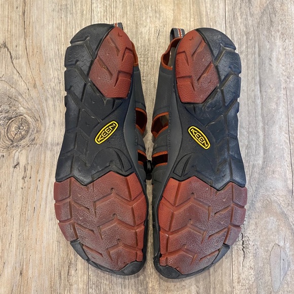 KEEN Waterproof Sandal - Picture 3 of 4